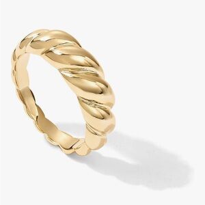 Croissant ring size 7